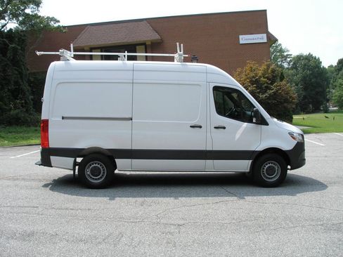 Used 2020 Mercedes-Benz Sprinter 2500 image 7