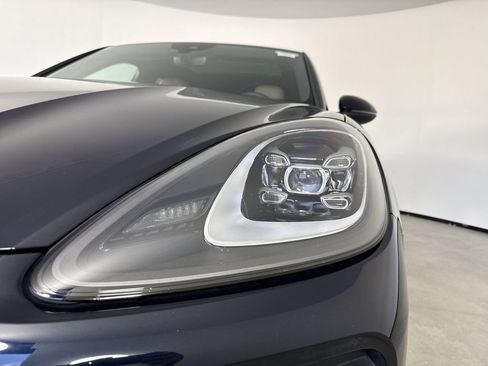 Certified 2023 Porsche Cayenne Platinum Edition AWD/4WD image 11