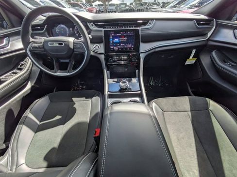 New 2025 Jeep Grand Cherokee L Altitude image 13