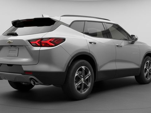 Used 2025 Chevrolet Blazer LT FWD image 9