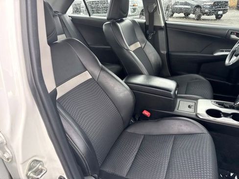Used 2012 Toyota Camry SE FWD image 10
