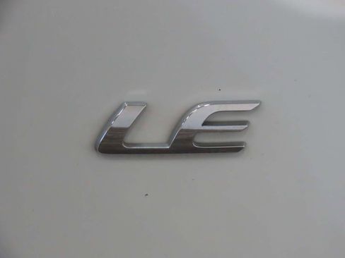 Used 2024 Toyota Corolla LE image 6