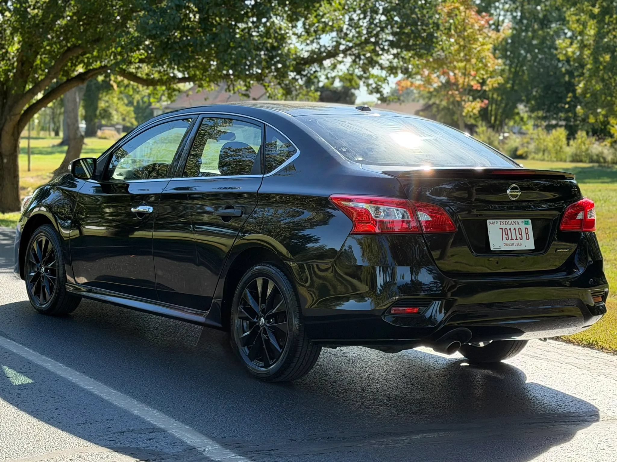 Used 2018 Nissan Sentra SR w/ SR Midnight Edition Package FWD image 7