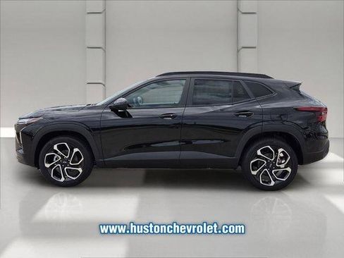 Used 2026 Chevrolet Trax RS w/ Driver Confidence Package FWD image 2