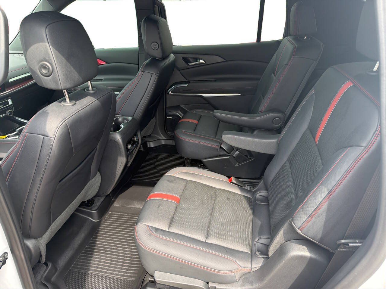 Used 2024 Chevrolet Traverse RS w/ LPO, Floor Liner Package AWD/4WD image 10