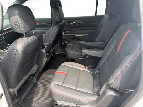 Used 2024 Chevrolet Traverse RS w/ LPO, Floor Liner Package AWD/4WD image 10