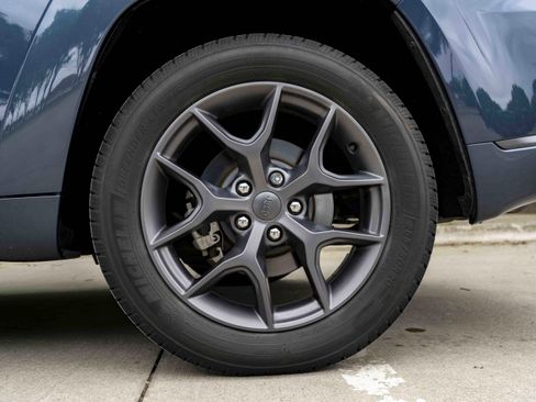 Used 2020 Jeep Grand Cherokee Limited X image 15