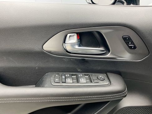 New 2026 Chrysler Pacifica Select FWD image 12