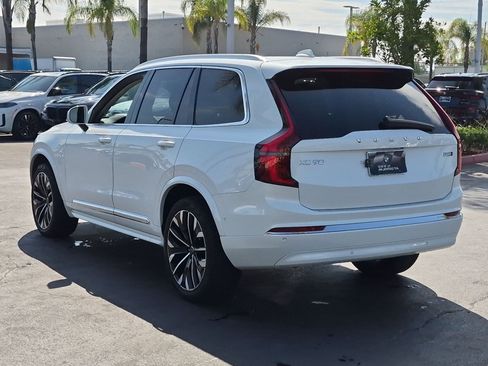 Used 2025 Volvo XC90 B5 Ultra AWD/4WD image 8