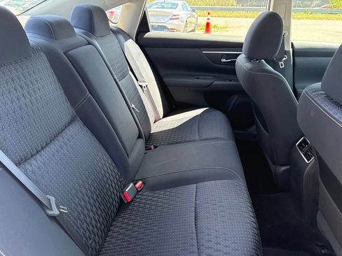 Used 2017 Nissan Altima 2.5 SV w/ Convenience Package FWD image 23