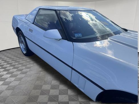 Used 1990 Chevrolet Corvette Convertible RWD image 9