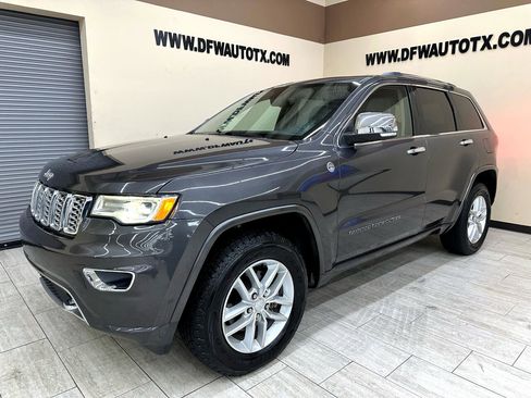 Used 2018 Jeep Grand Cherokee Overland image 2