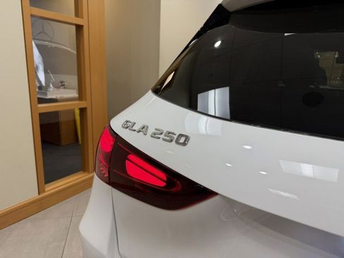 Certified 2024 Mercedes-Benz GLA 250 4MATIC image 24