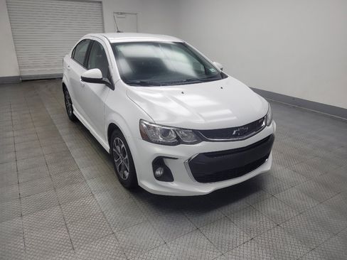 Used 2018 Chevrolet Sonic LT w/ Convenience Package FWD image 13
