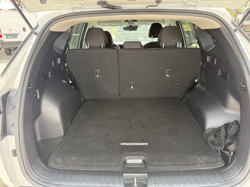 Used 2025 Hyundai Tucson SE image 32