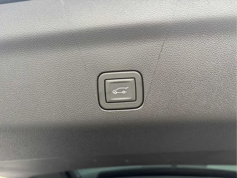 Used 2026 Cadillac Escalade ESV Platinum Sport AWD/4WD image 30