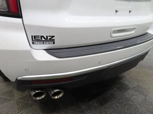 Used 2024 Chevrolet Suburban High Country image 45