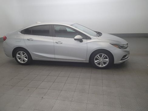 Used 2018 Chevrolet Cruze LT w/ LT Fleet Convenience Package image 11