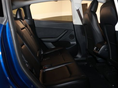 Used 2023 Tesla Model Y Long Range image 15