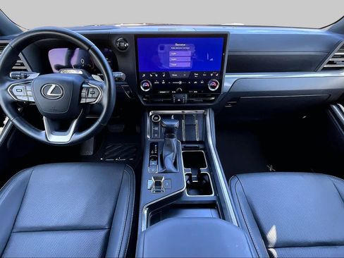 Used 2025 Lexus GX 550 w/ Accessory Package (Z1) AWD/4WD image 16