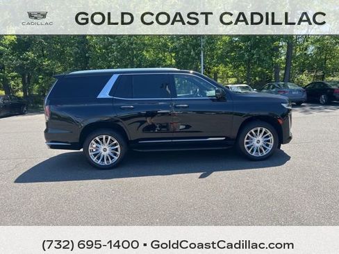 Used 2022 Cadillac Escalade Premium Luxury AWD/4WD image 4