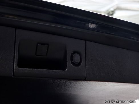 Used 2019 Chevrolet Tahoe LT image 32