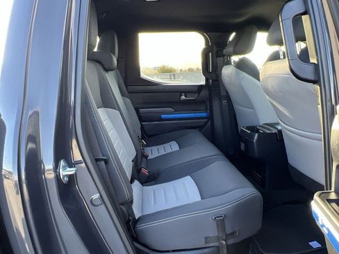 Used 2025 Toyota Tacoma TRD Off-Road image 26