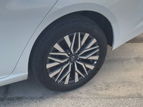 Used 2025 Nissan Altima 2.5 SV image 31