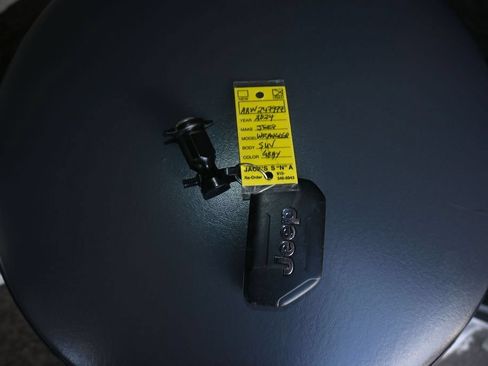 Used 2024 Jeep Wrangler Unlimited Sport AWD/4WD image 29