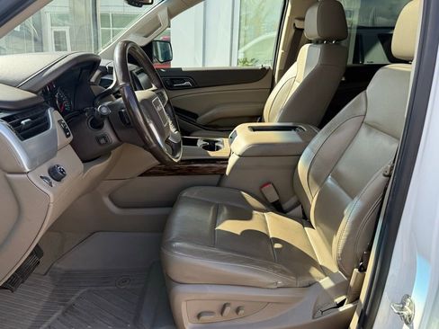 Used 2020 GMC Yukon XL SLT w/ Premium Edition image 9