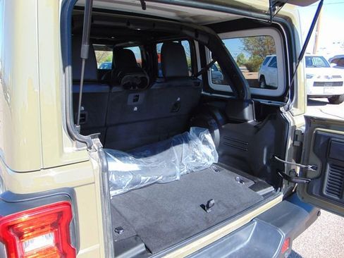 Used 2025 Jeep Wrangler Unlimited Rubicon image 24