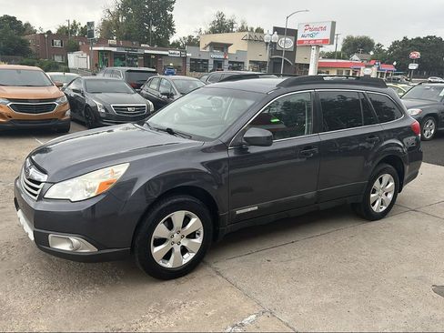 Used 2011 Subaru Outback 3.6R Limited AWD/4WD image 1
