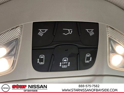 Used 2018 Chrysler Pacifica Touring-L image 32