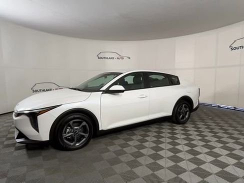 Certified 2025 Kia K4 LXS image 4