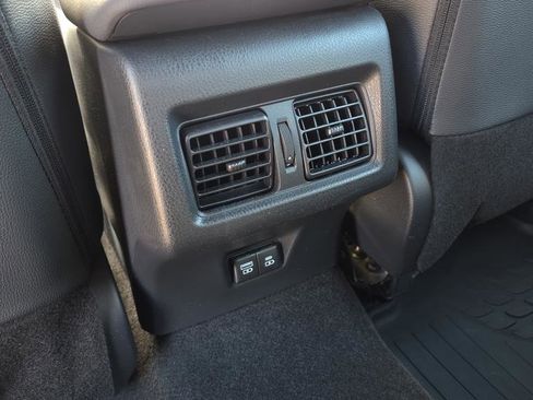 Used 2025 Toyota Camry SE image 15