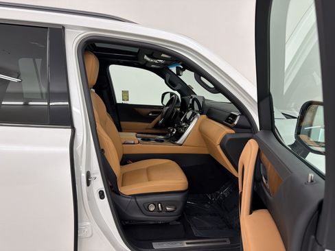 Used 2024 Lexus LX 600 4WD w/ Appearance Package image 27