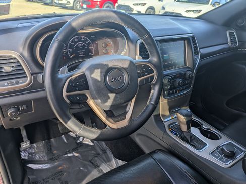Used 2017 Jeep Grand Cherokee Limited w/ Luxury Group II image 10
