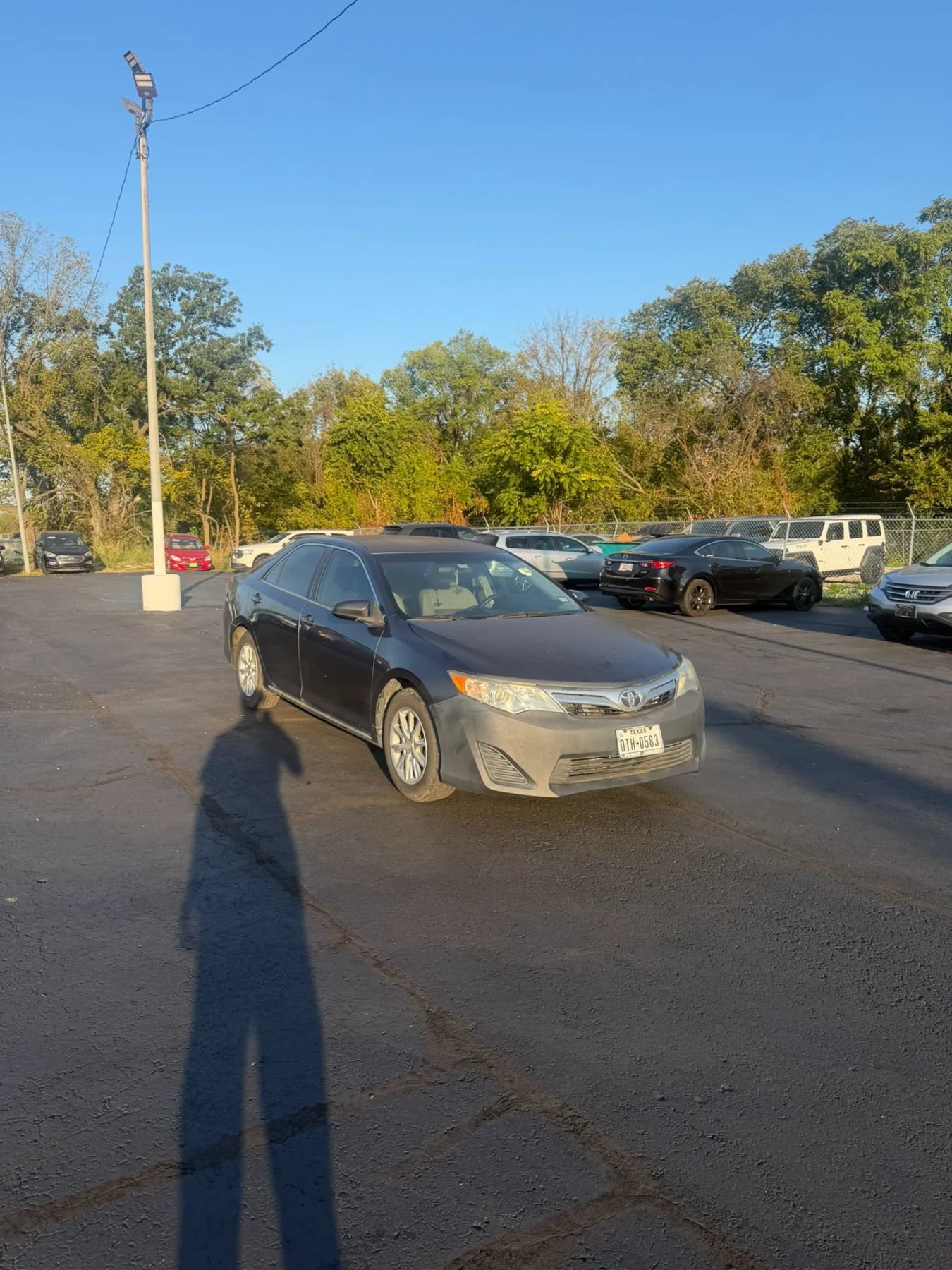 Used 2012 Toyota Camry LE FWD image 1