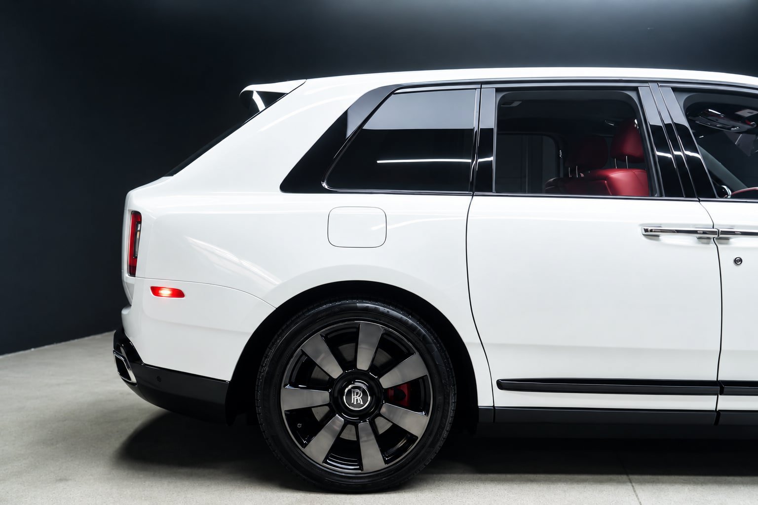 Used 2022 Rolls-Royce Cullinan AWD/4WD image 9