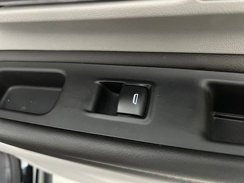 Used 2024 GMC Terrain SLT image 21