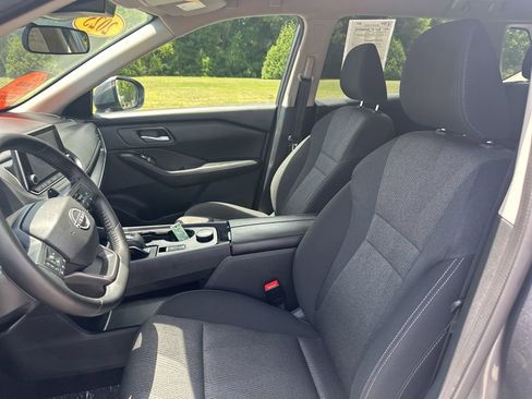 Certified 2025 Nissan Rogue SV AWD/4WD image 11
