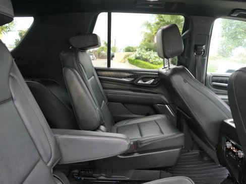 Used 2021 GMC Yukon Denali w/ Denali Premium Package image 22