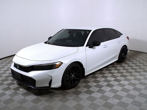 Used 2025 Honda Civic Sport image 3