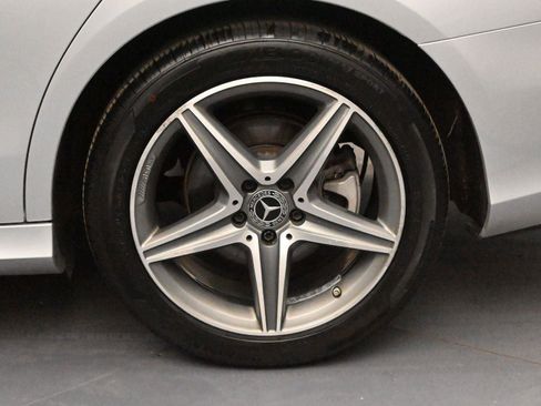 Used 2019 Mercedes-Benz E 300 4MATIC image 13