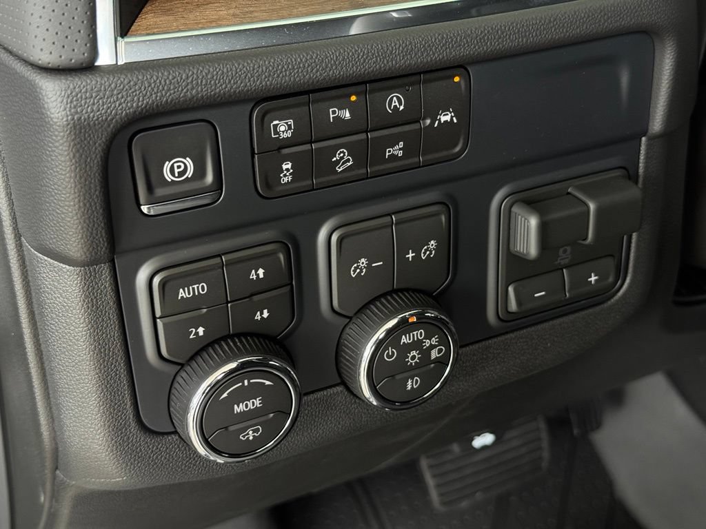 New 2026 Chevrolet Tahoe High Country AWD/4WD image 34