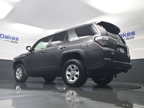 Used 2016 Toyota 4Runner SR5 AWD/4WD image 42