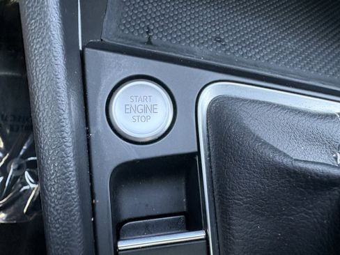 Used 2023 Volkswagen Jetta SE FWD image 19