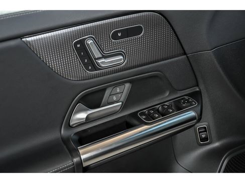 Certified 2021 Mercedes-Benz GLA 250 4MATIC image 9
