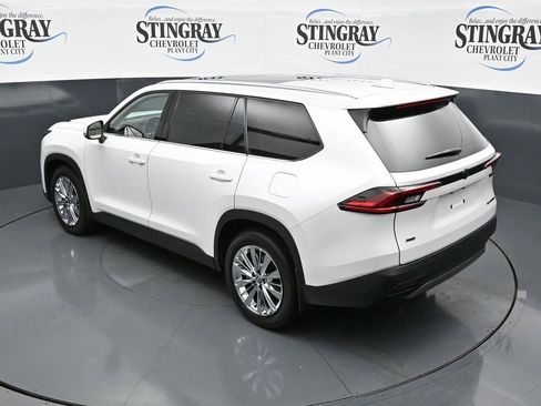 Used 2025 Toyota Grand Highlander AWD image 13