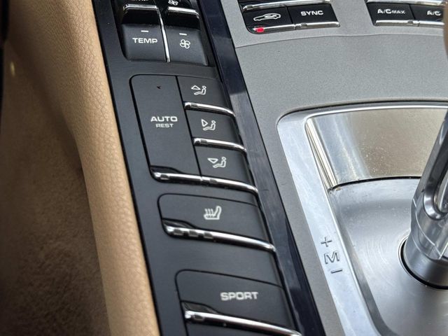 Used 2014 Porsche Panamera S RWD image 16
